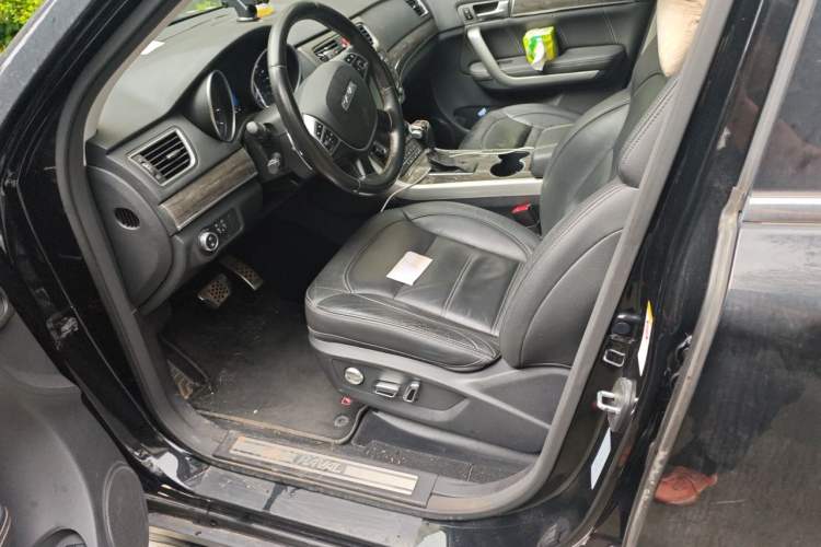 Used Haval H8 2015 2.0T Two-Wheel-Drive Standard Version Driver Seat