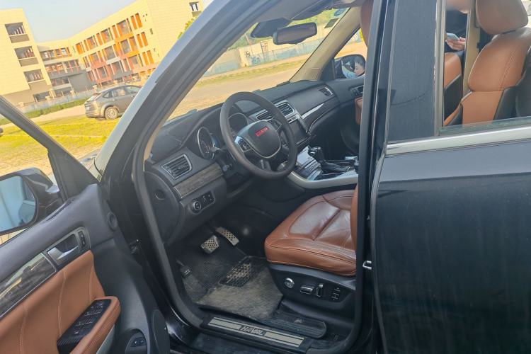 Used Haval H8 2015 2.0T Two-Wheel-Drive Luxury Version Driver Seat
