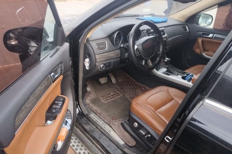Used Haval H8 2015 2.0T Two-Wheel-Drive Luxury Version Driver Seat