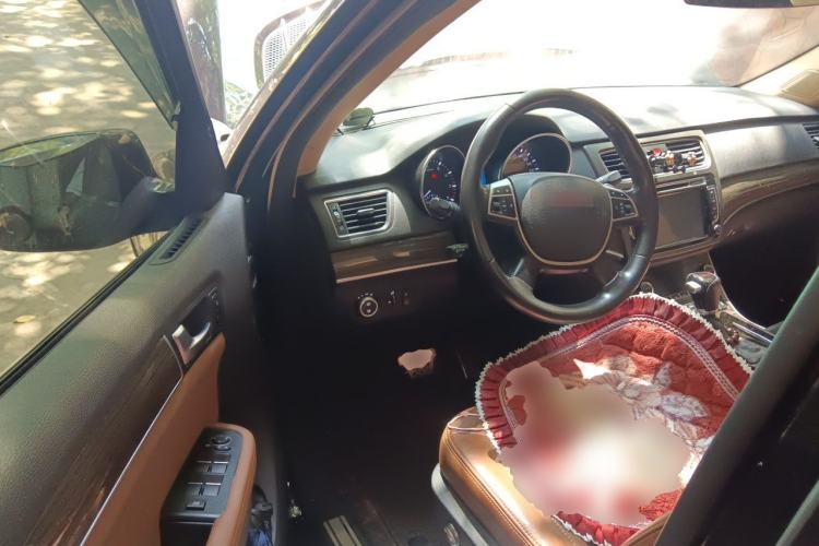 Used Haval H8 2015 2.0T Two-Wheel-Drive Luxury Version Driver Seat