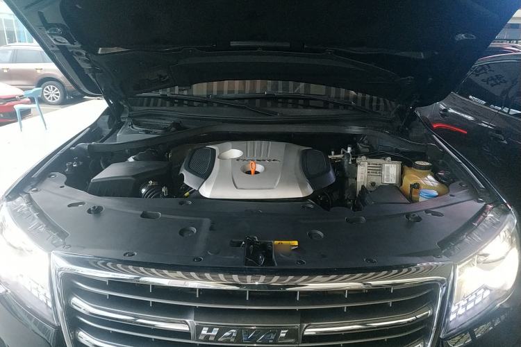 Used Haval H8 2015 2.0T Two-Wheel Drive Comfort Version Engine Bay