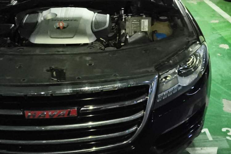 Used Haval H8 2015 2.0T Four-Wheel Drive Comfort Version Engine Bay Left