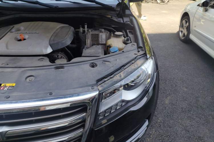 Used Haval H8 2015 2.0T Two-Wheel Drive Comfort Version Engine Bay Left