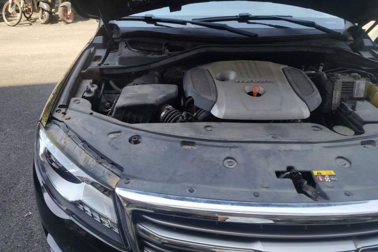 Used Haval H8 2015 2.0T Two-Wheel Drive Comfort Version Engine Bay Right