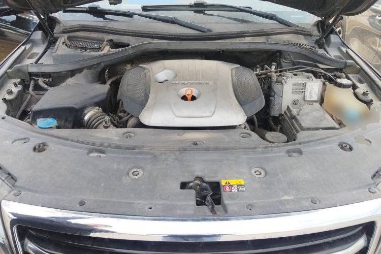Used Haval H8 2015 2.0T Two-Wheel-Drive Luxury Version Engine Bay