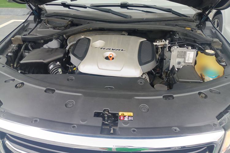 Used Haval H8 2015 2.0T Two-Wheel-Drive Standard Version Engine Bay