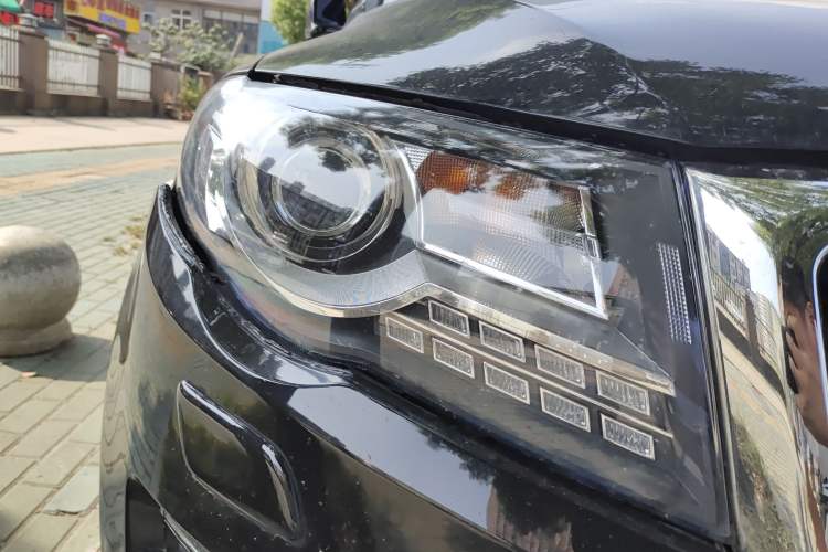Used Haval H8 2015 2.0T Two-Wheel-Drive Luxury Version Exterior 6