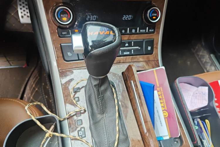 Used Haval H8 2015 2.0T Two-Wheel-Drive Luxury Version Gear Lever