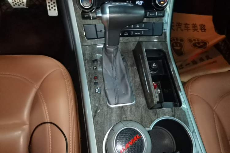 Used Haval H8 2015 2.0T Two-Wheel Drive Comfort Version Gear Lever