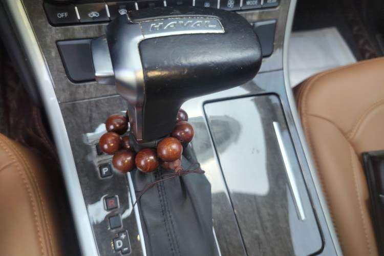 Used Haval H8 2015 2.0T Two-Wheel Drive Comfort Version Gear Lever