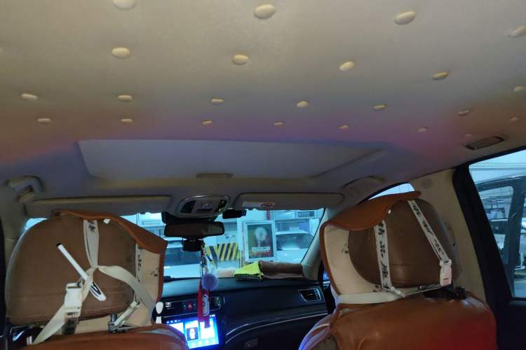 Used Haval H8 2015 2.0T Two-Wheel-Drive Luxury Version Headliner