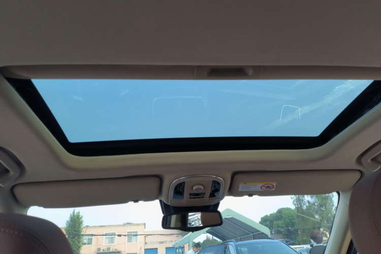 Used Haval H8 2015 2.0T Two-Wheel-Drive Luxury Version Headliner