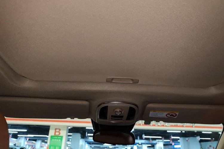 Used Haval H8 2015 2.0T Two-Wheel-Drive Standard Version Headliner