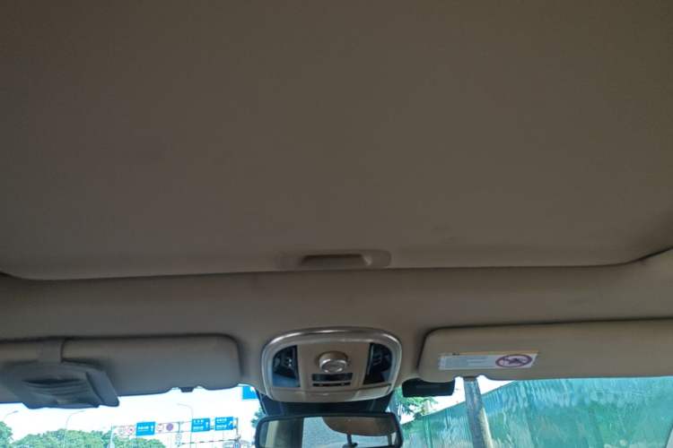Used Haval H8 2015 2.0T Two-Wheel-Drive Luxury Version Headliner