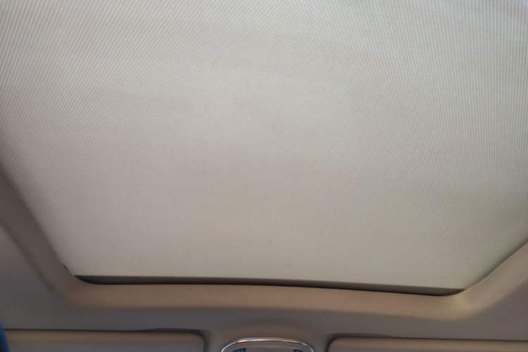 Used Haval H8 2015 2.0T Two-Wheel Drive Comfort Version Headliner
