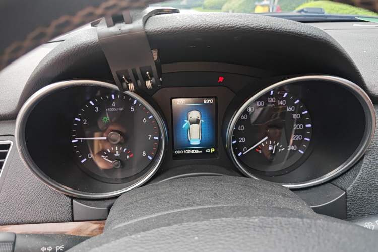Used Haval H8 2015 2.0T Two-Wheel-Drive Luxury Version Instrument Cluster