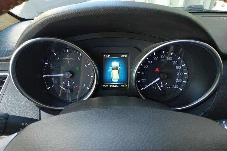 Used Haval H8 2015 2.0T Two-Wheel Drive Comfort Version Instrument Cluster