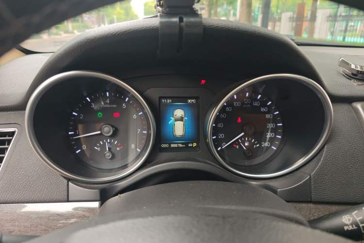 Used Haval H8 2015 2.0T Two-Wheel-Drive Luxury Version Instrument Cluster