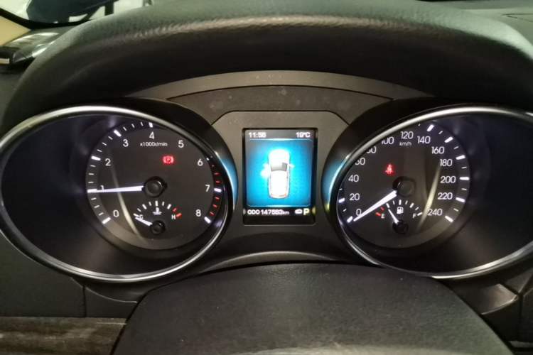 Used Haval H8 2015 2.0T Two-Wheel Drive Comfort Version Instrument Cluster