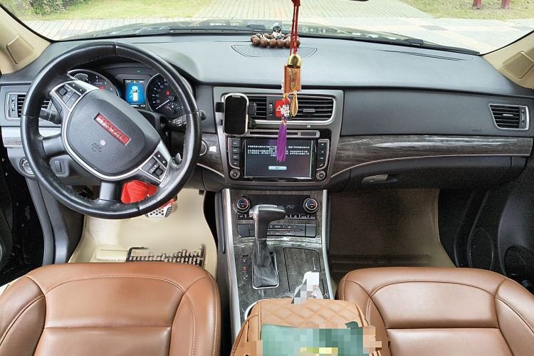 Used Haval H8 2015 2.0T Two-Wheel Drive Comfort Version Interior 2