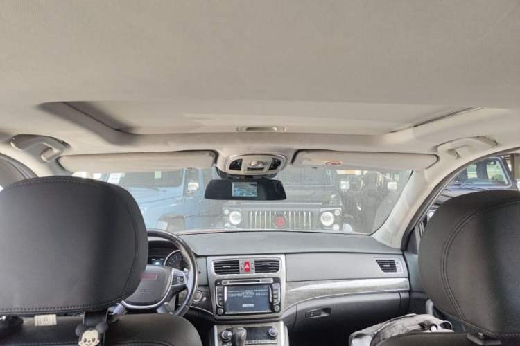 Used Haval H8 2015 2.0T Two-Wheel-Drive Luxury Version Interior 4