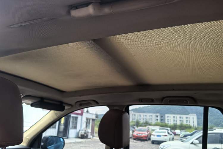 Used Haval H8 2015 2.0T Two-Wheel-Drive Elite Version Interior 6