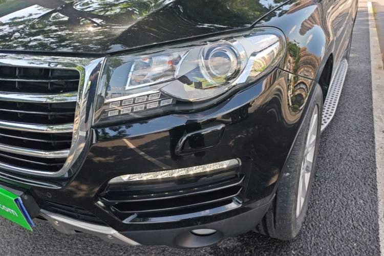 Used Haval H8 2015 2.0T Two-Wheel-Drive Luxury Version Left Front Headlight