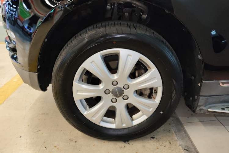 Used Haval H8 2015 2.0T Two-Wheel-Drive Standard Version Left Front Wheel Hub