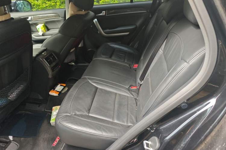 Used Haval H8 2015 2.0T Two-Wheel-Drive Standard Version Left Rear Seat