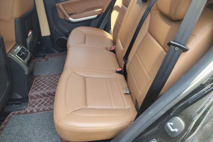 Used Haval H8 2015 2.0T Two-Wheel Drive Comfort Version Left Rear Seat