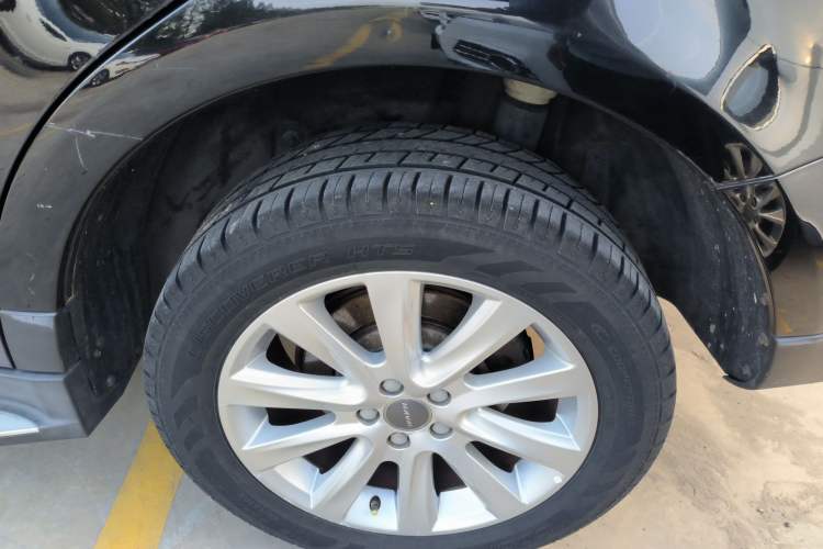 Used Haval H8 2015 2.0T Two-Wheel-Drive Luxury Version Left Rear Wheel Hub