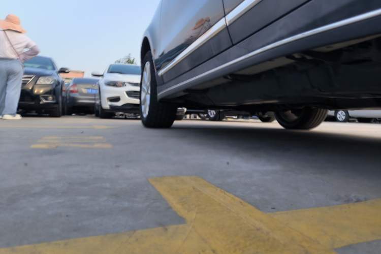 Used Haval H8 2015 2.0T Two-Wheel-Drive Luxury Version Left Side Sill