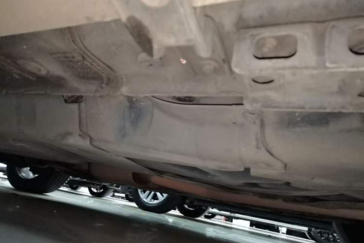 Used Haval H8 2015 2.0T Two-Wheel Drive Comfort Version Left Side Sill