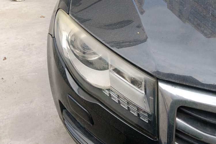 Used Haval H8 2015 2.0T Two-Wheel-Drive Luxury Version Right Front Headlight