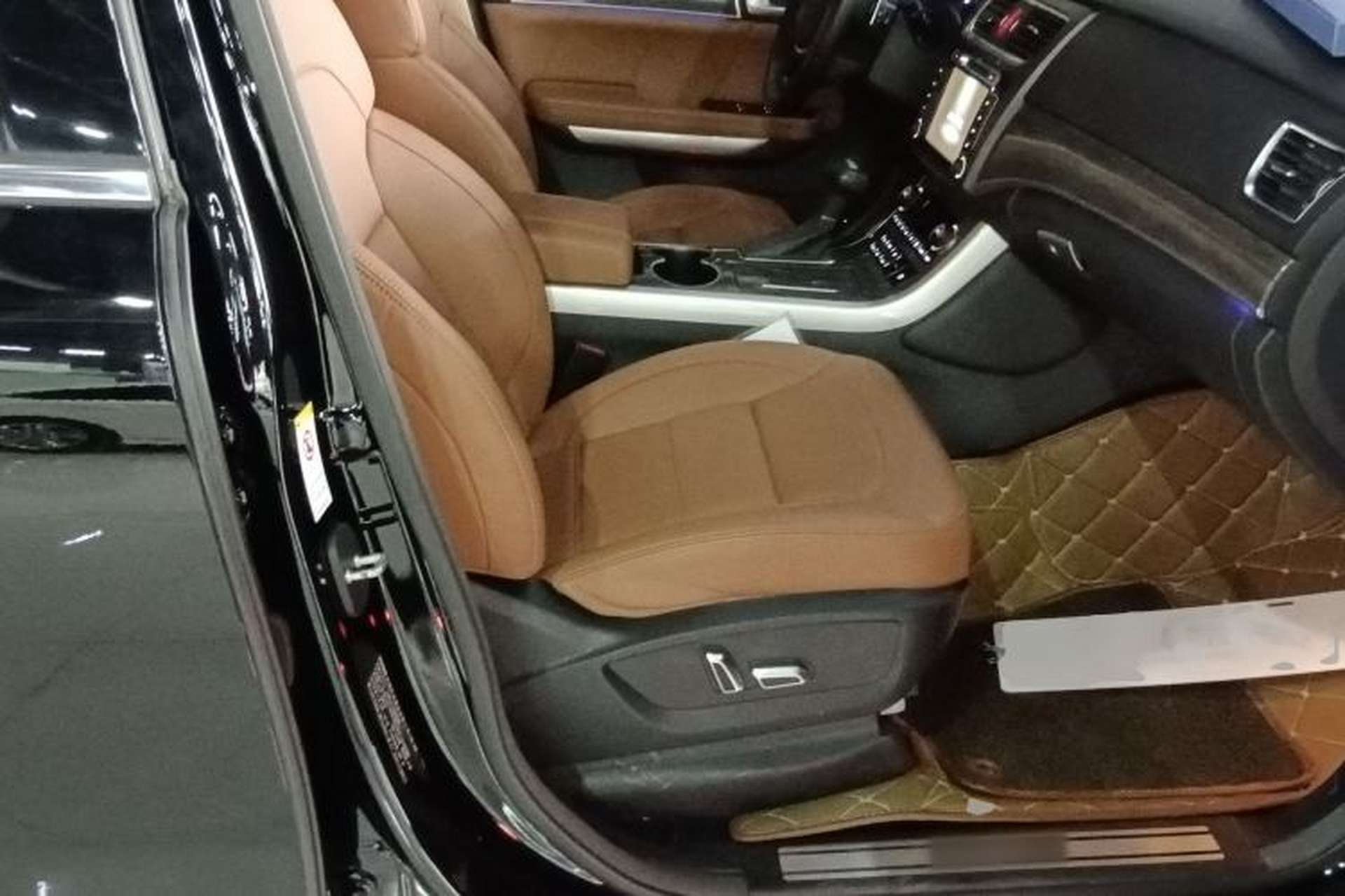 Used Haval H8 2015 2.0T Two-Wheel-Drive Elite Version Right Front Seat