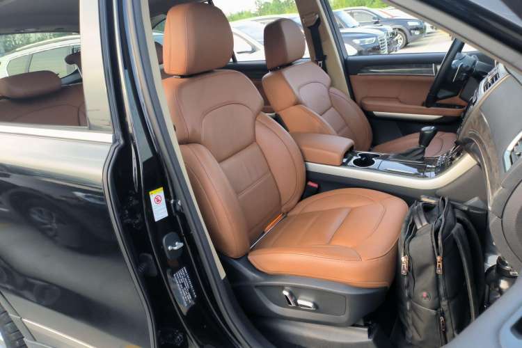 Used Haval H8 2015 2.0T Two-Wheel-Drive Luxury Version Right Front Seat
