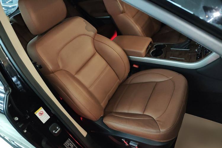 Used Haval H8 2015 2.0T Two-Wheel-Drive Standard Version Right Front Seat