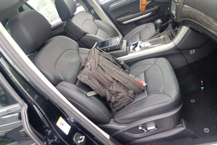 Used Haval H8 2015 2.0T Two-Wheel-Drive Standard Version Right Front Seat