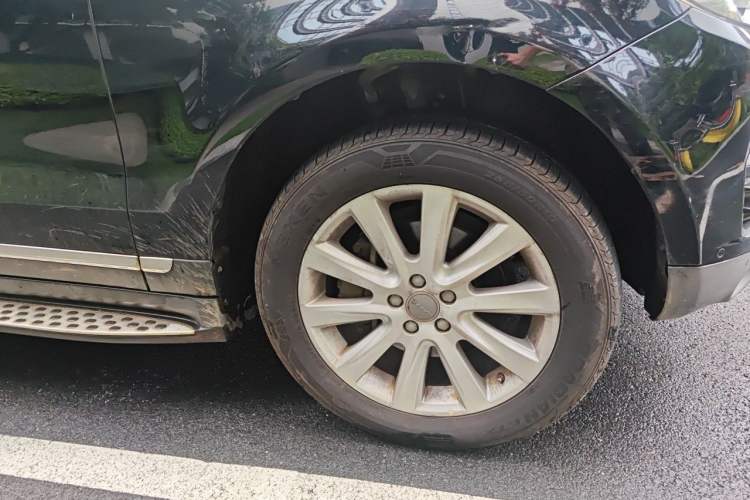 Used Haval H8 2015 2.0T Two-Wheel-Drive Luxury Version Right Front Wheel Hub