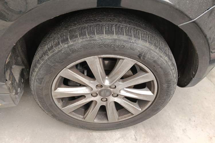 Used Haval H8 2015 2.0T Two-Wheel-Drive Luxury Version Right Front Wheel Hub