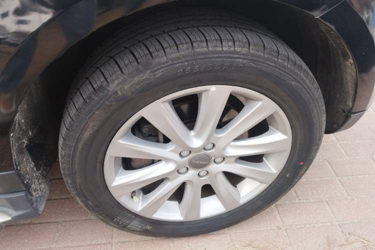 Used Haval H8 2015 2.0T Two-Wheel-Drive Luxury Version Right Front Wheel Hub