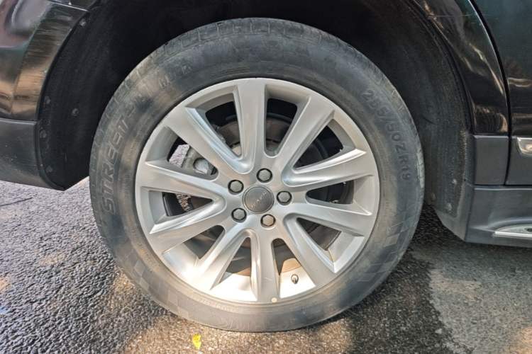 Used Haval H8 2015 2.0T Two-Wheel-Drive Luxury Version Right Rear Wheel Hub
