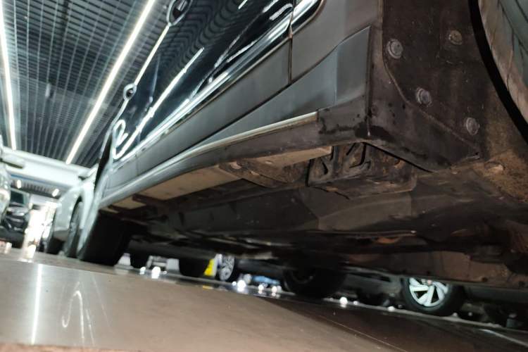Used Haval H8 2015 2.0T Two-Wheel-Drive Standard Version Right Side Sill