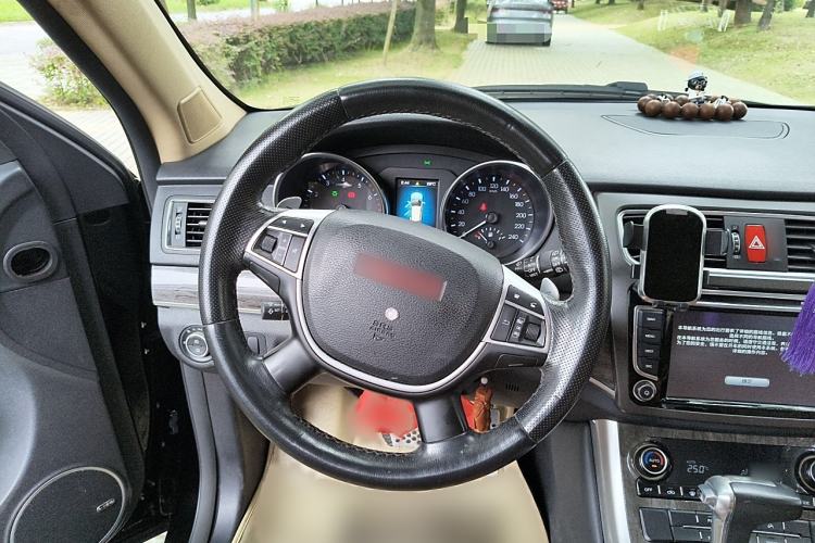 Used Haval H8 2015 2.0T Two-Wheel Drive Comfort Version Steering Wheel
