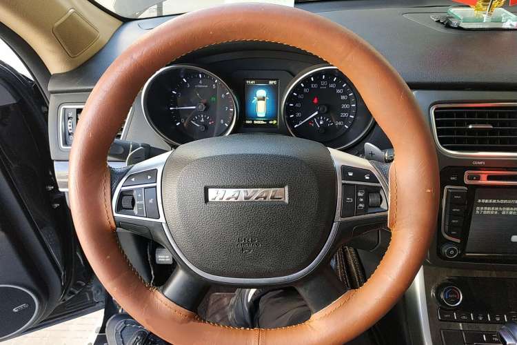 Used Haval H8 2015 2.0T Two-Wheel Drive Comfort Version Steering Wheel