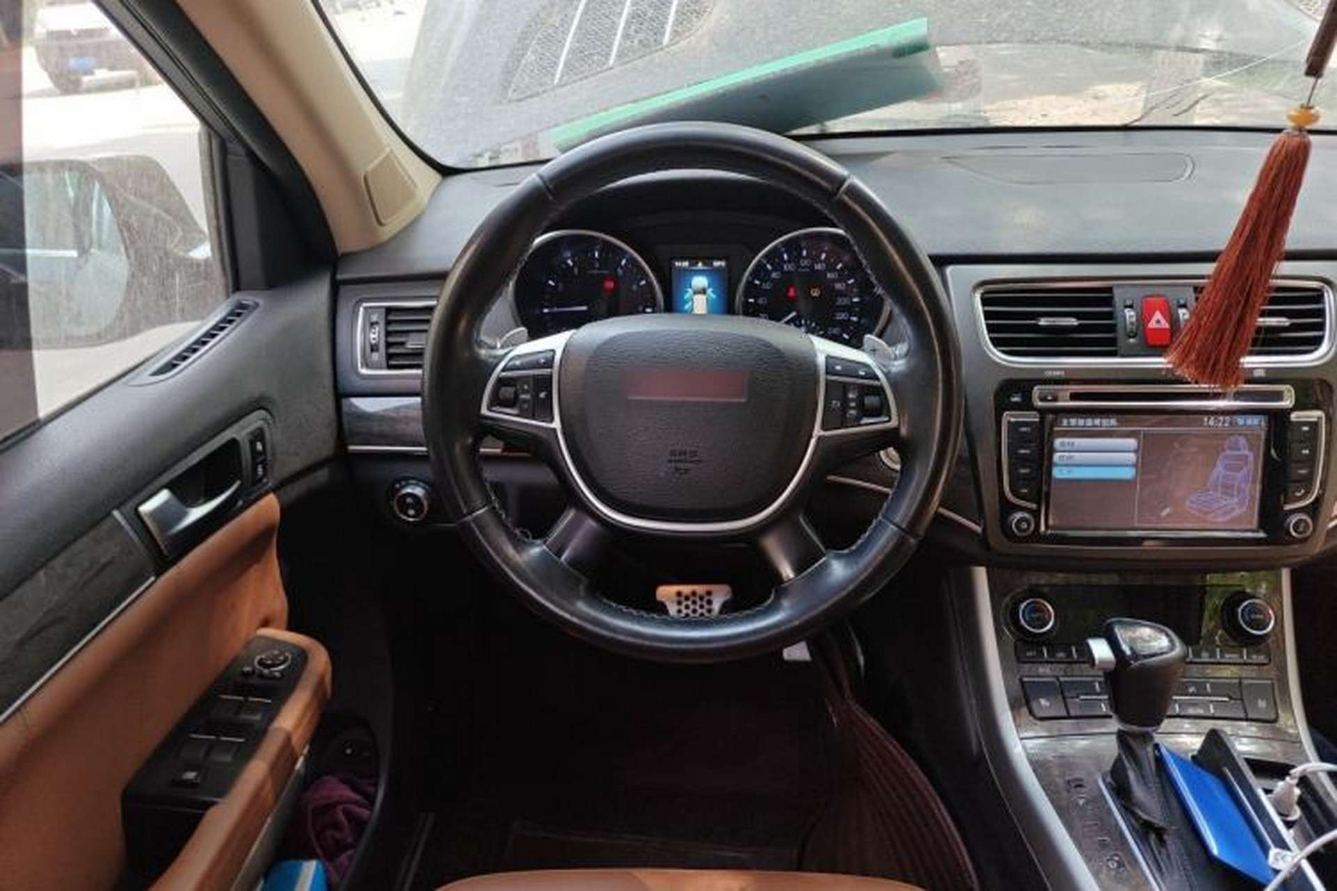 Used Haval H8 2015 2.0T Four-Wheel Drive Luxury Model Steering Wheel