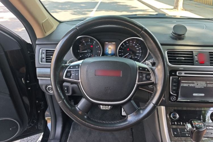 Used Haval H8 2015 2.0T Two-Wheel-Drive Luxury Version Steering Wheel