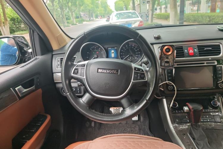 Used Haval H8 2015 2.0T Two-Wheel-Drive Luxury Version Steering Wheel