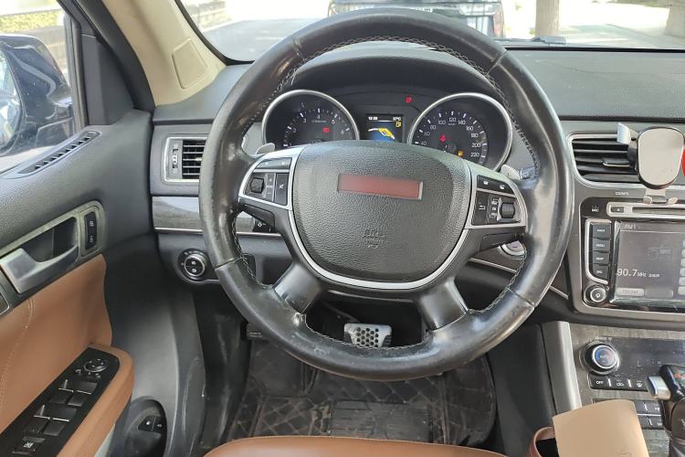 Used Haval H8 2015 2.0T Two-Wheel-Drive Luxury Version Steering Wheel