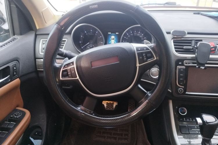 Used Haval H8 2015 2.0T Two-Wheel-Drive Luxury Version Steering Wheel